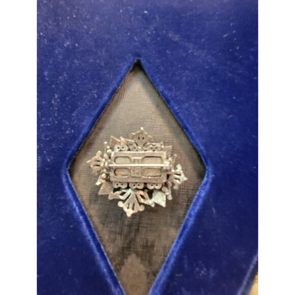 Vintage signed Florenza Silver tone Maltese Cross Brooch with magnetic pinback - Picture 2 of 3